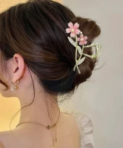 Shiny Rhinestone Pearl Sakura Hair Clip Women