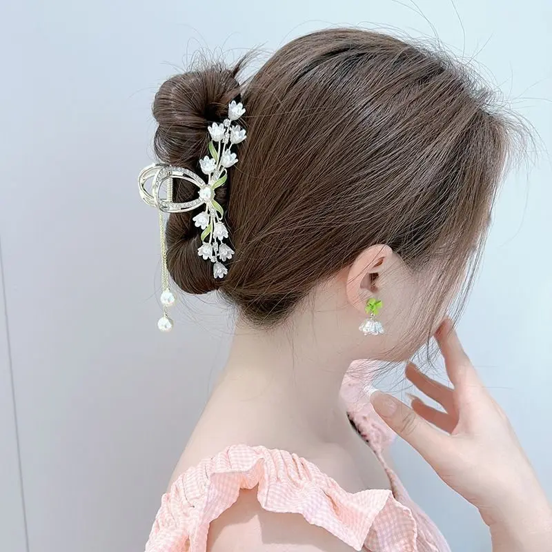 Female Flower Pearls Korean Style Hair Clip - Image 4